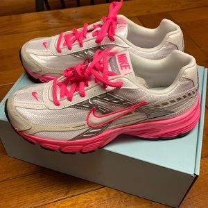 Nike Initiator running shoes. NWOT Women’s size 7.5